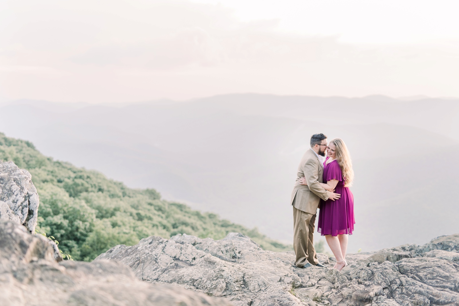ravens-roost-overlook-virginia-mountains-engagement-session-photo_5106.jpg