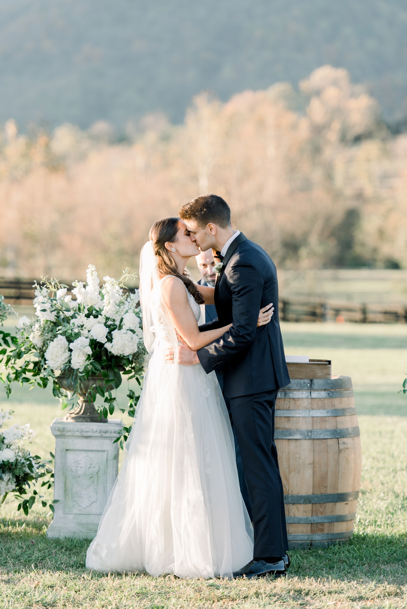 king-family-vineyards-charlottesville-virginia-fall-wedding-photo_9133.jpg