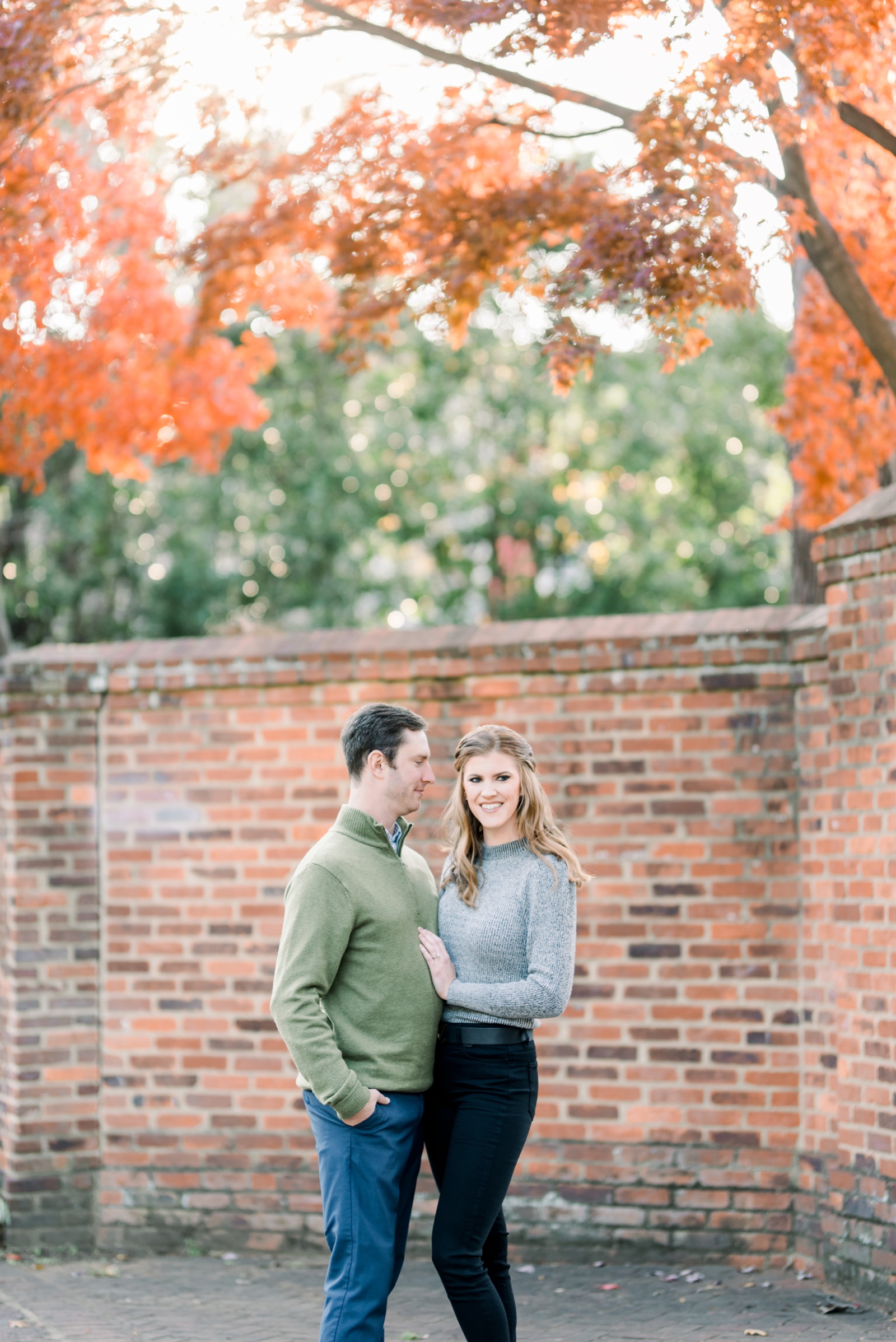 richmond-virginia-monument-avenue-state-capitol-fall-engagement-session-photo_9191.jpg