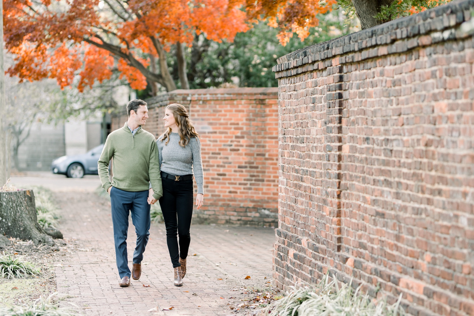 richmond-virginia-monument-avenue-state-capitol-fall-engagement-session-photo_9193.jpg