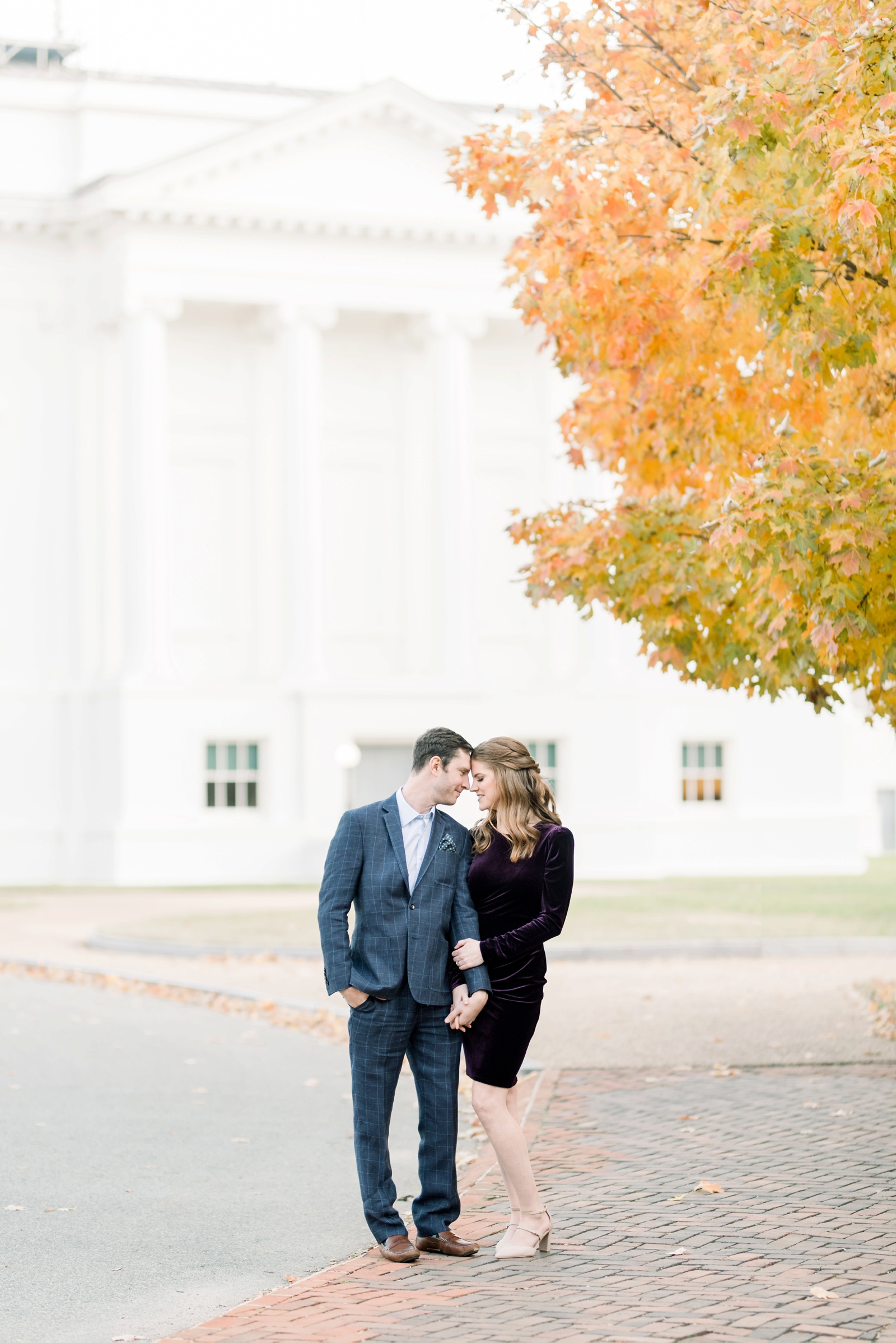 richmond-virginia-monument-avenue-state-capitol-fall-engagement-session-photo_9209.jpg