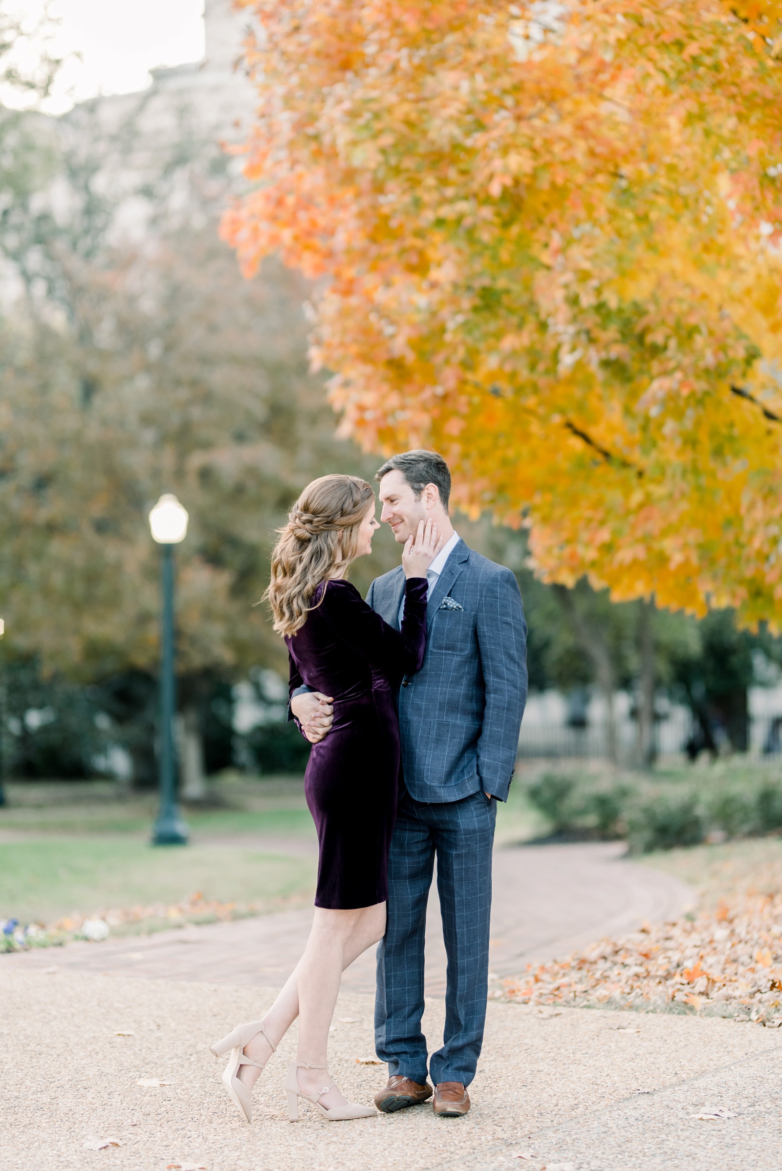richmond-virginia-monument-avenue-state-capitol-fall-engagement-session-photo_9213.jpg