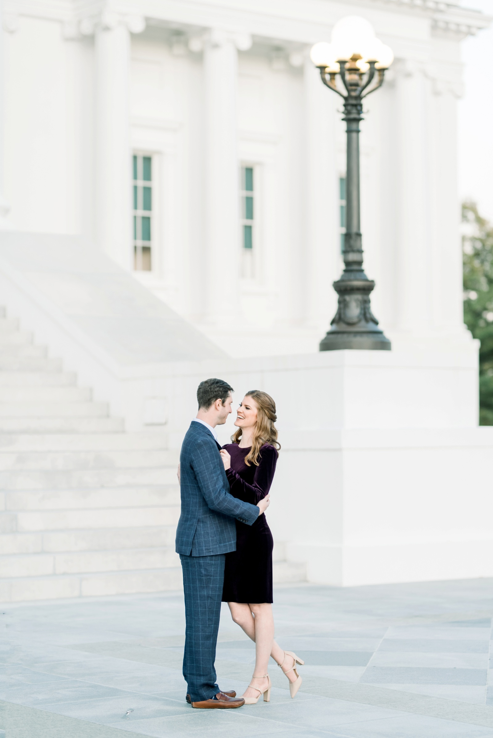 richmond-virginia-monument-avenue-state-capitol-fall-engagement-session-photo_9215.jpg