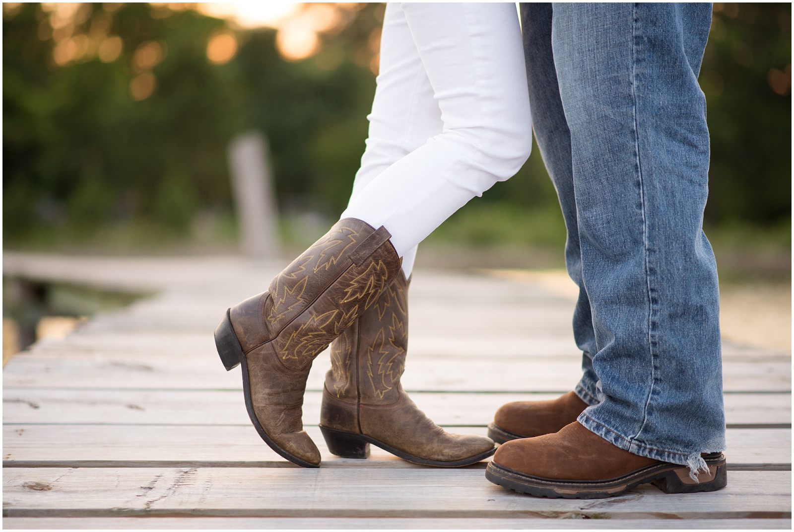 dare yorktown beach hogge silver lab puppy engagement pictures