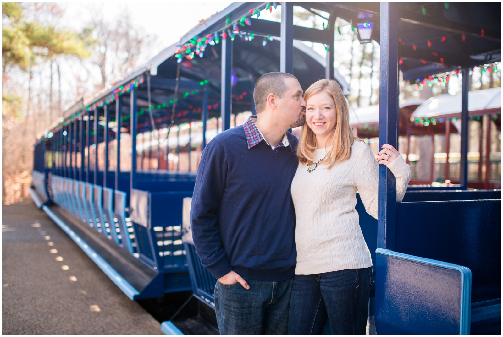 busch gardens williamsburg christmastown virginia engagement pictures