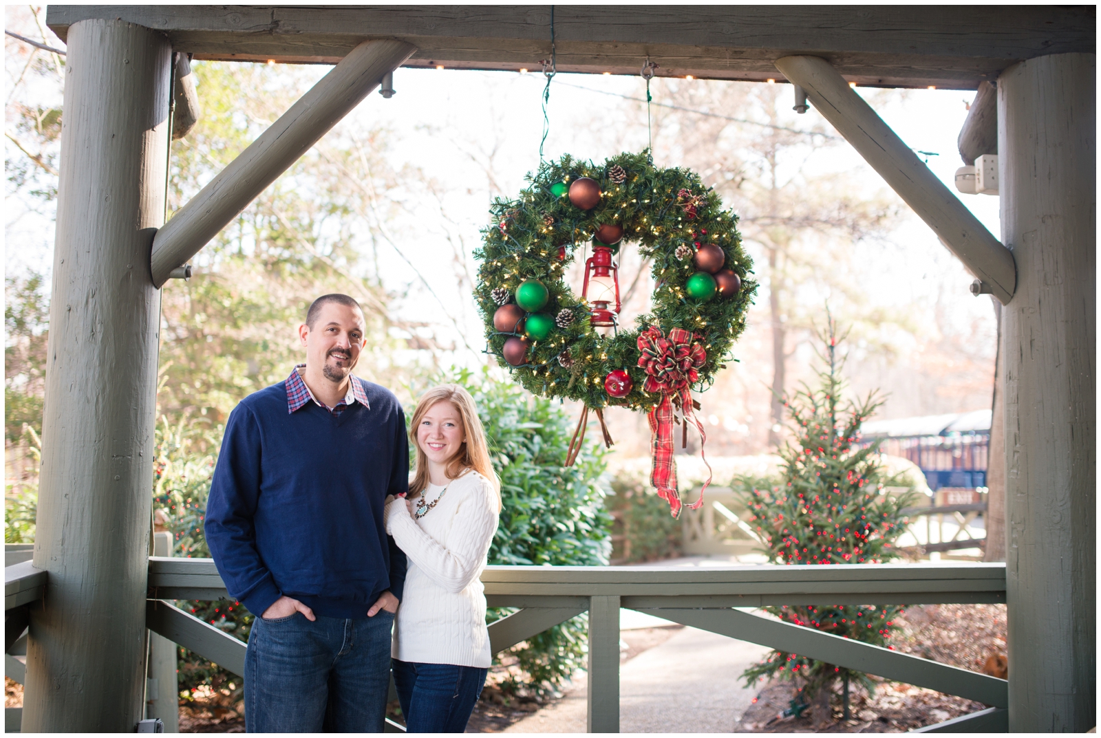 busch gardens williamsburg christmastown virginia engagement pictures