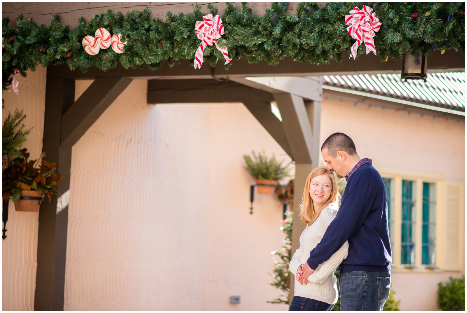 busch gardens williamsburg christmastown virginia engagement pictures