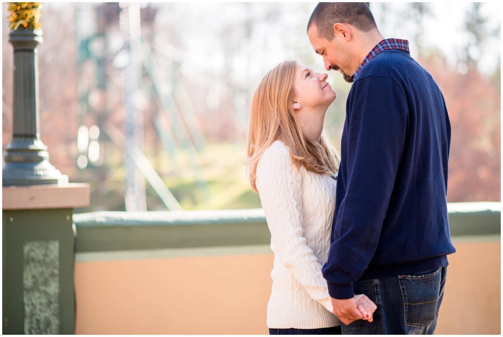 busch gardens williamsburg christmastown virginia engagement pictures