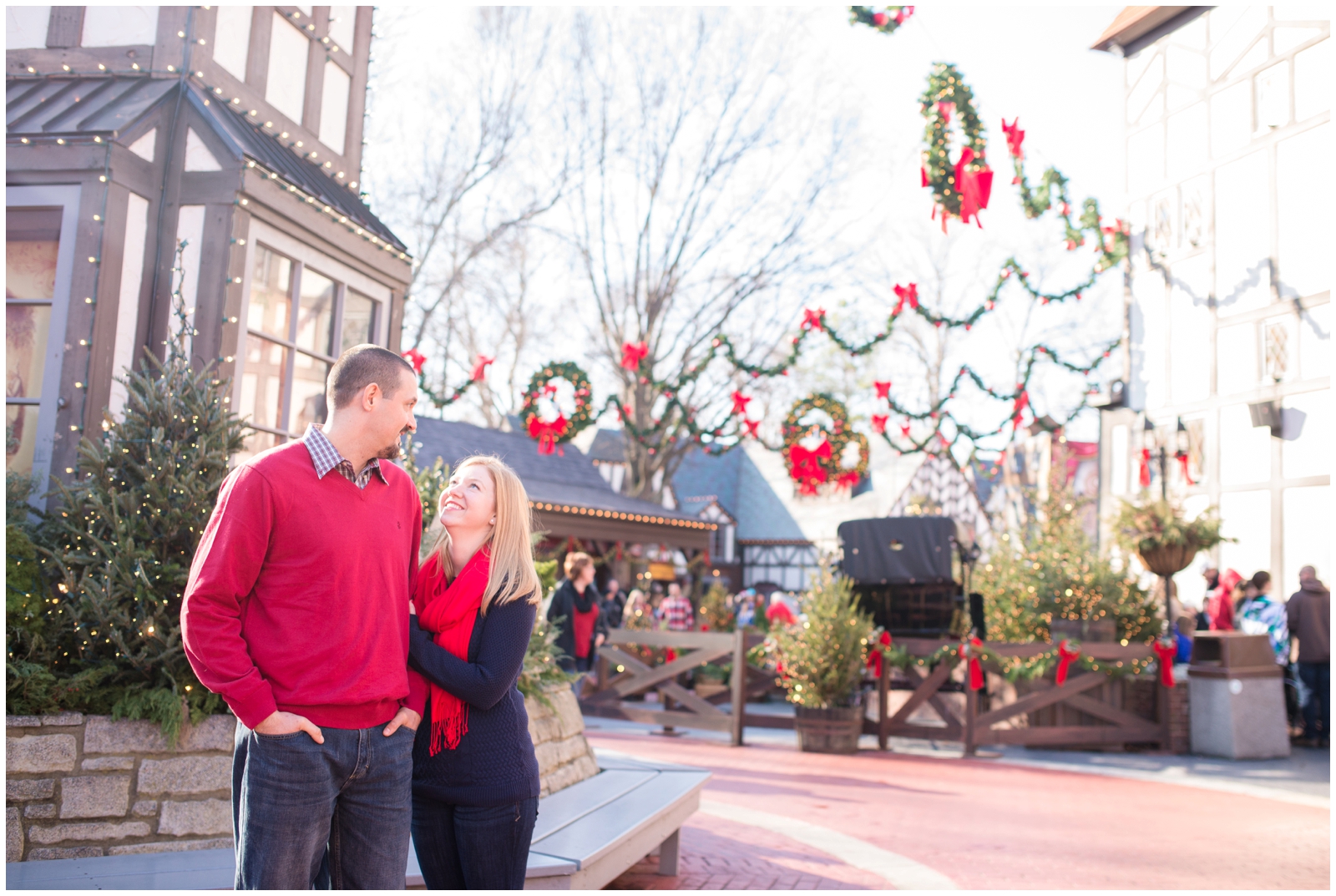 busch gardens williamsburg christmastown virginia engagement pictures