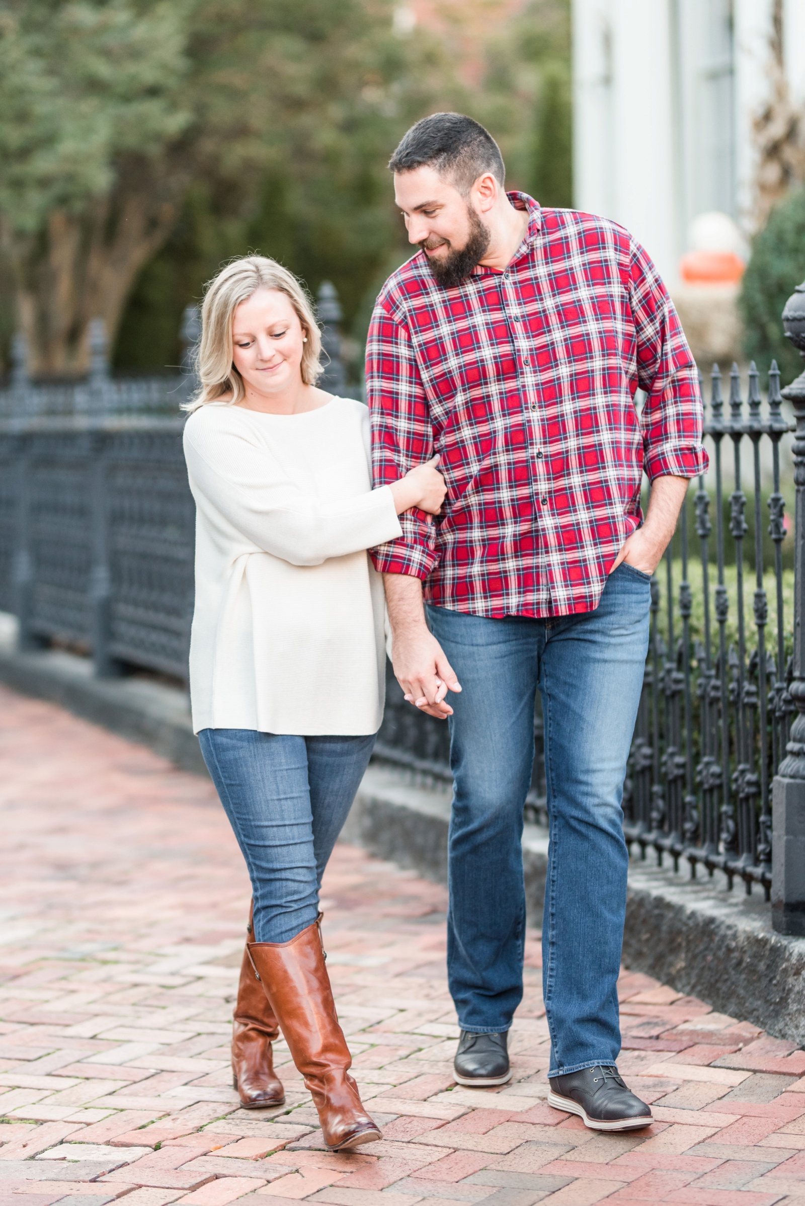 downtown-norfolk-virginia-fall-engagement-session-photo_2311.jpg