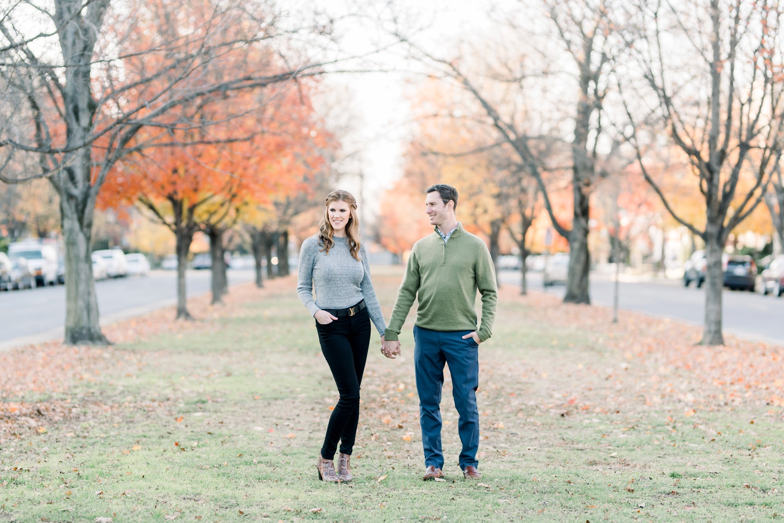 richmond-virginia-monument-avenue-state-capitol-fall-engagement-session-photo_9203.jpg